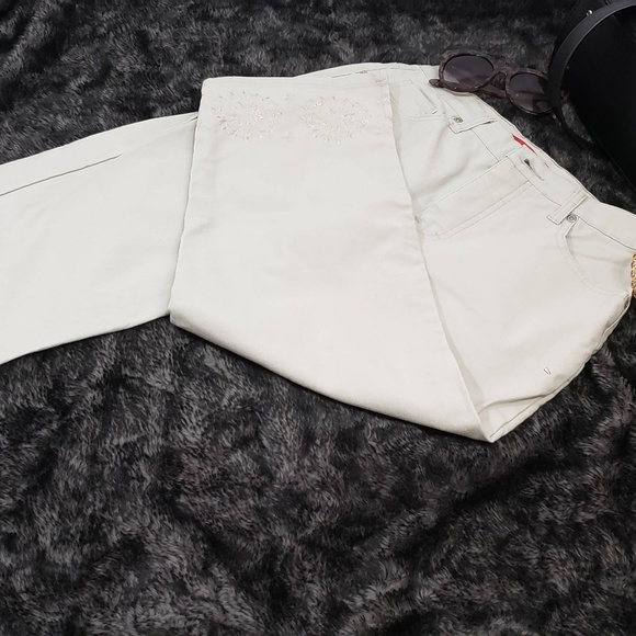 Gloria Vanderbilt Straight Cut Cropped Jeans-8P - Picture 8 of 8